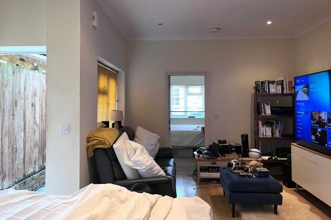 1 - 8 Admiral Mews and 82/84 Merton High Street, London, SW19 3