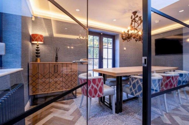 74 High Street, Lymington, SO41 9AL 3