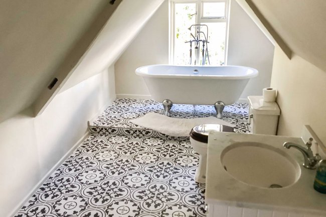 74 High Street, Lymington, SO41 9AL 3