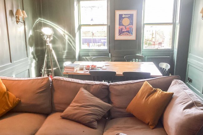 74 High Street, Lymington, SO41 9AL 3