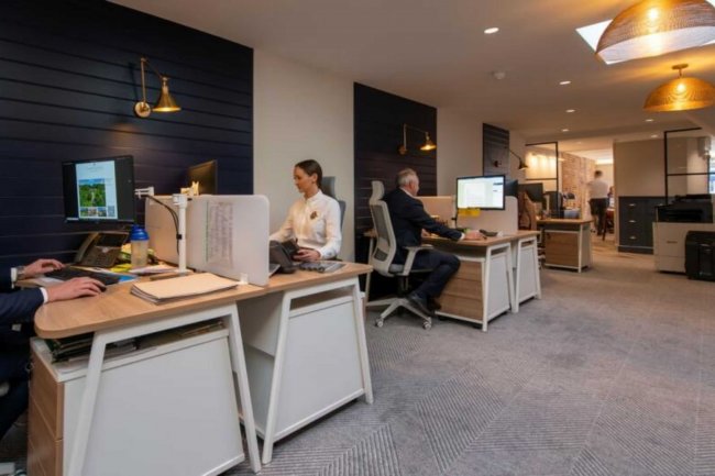 74 High Street, Lymington, SO41 9AL 3