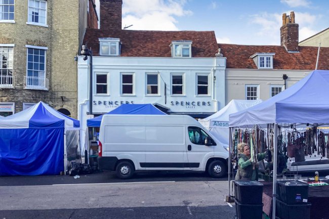 74 High Street, Lymington, SO41 9AL 3