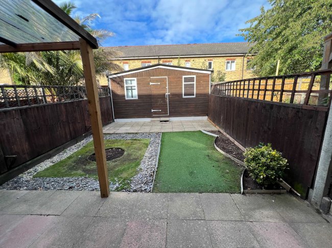 7 Victoria Road, Leytonstone, E11 4JS 8