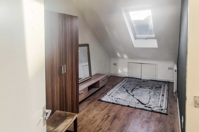 Flat 3, 20B High Street, Barnet EN5 5RU 5