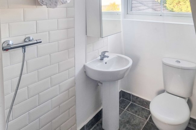 Flat 3, 20B High Street, Barnet EN5 5RU 5