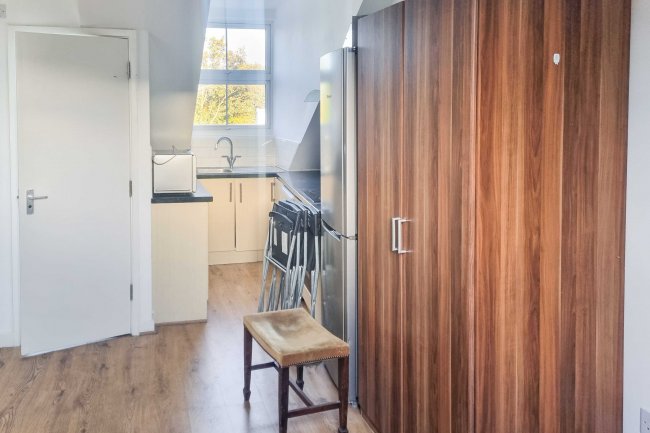 Flat 3, 20B High Street, Barnet EN5 5RU 5