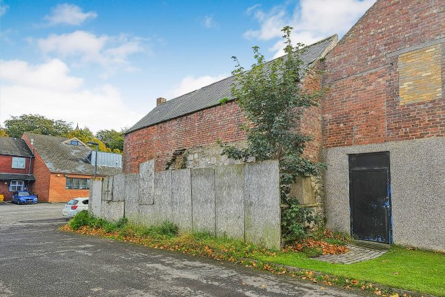 Outbuilding to Rear of Royal George, Main Street, Shildon, DL4 1AJ 8