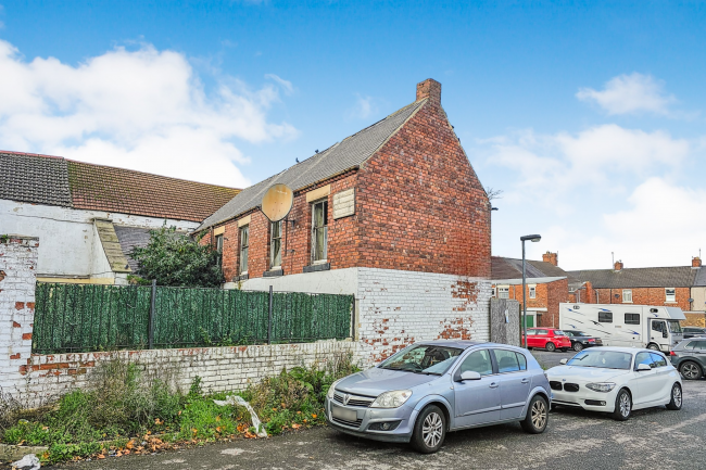 Outbuilding to Rear of Royal George, Main Street, Shildon, DL4 1AJ 8