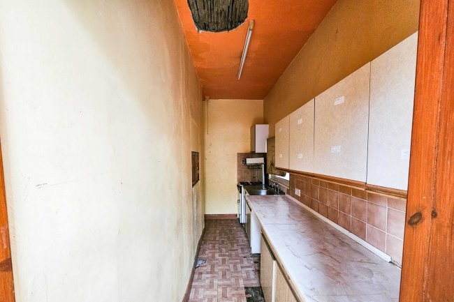 12 Holly Street, Bradford, BD6 3NF 3