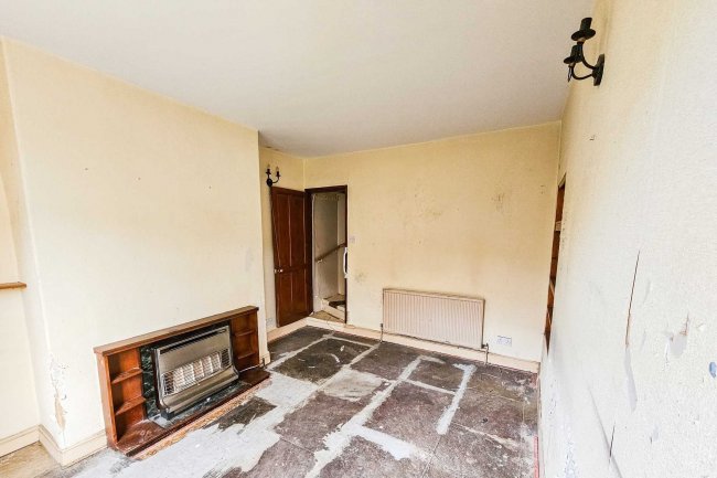 12 Holly Street, Bradford, BD6 3NF 3