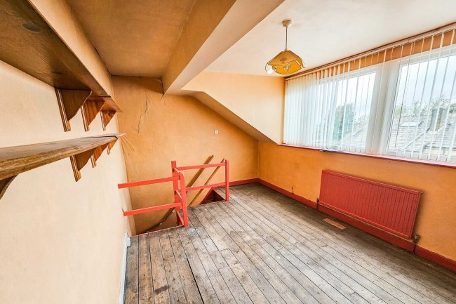 12 Holly Street, Bradford, BD6 3NF 3