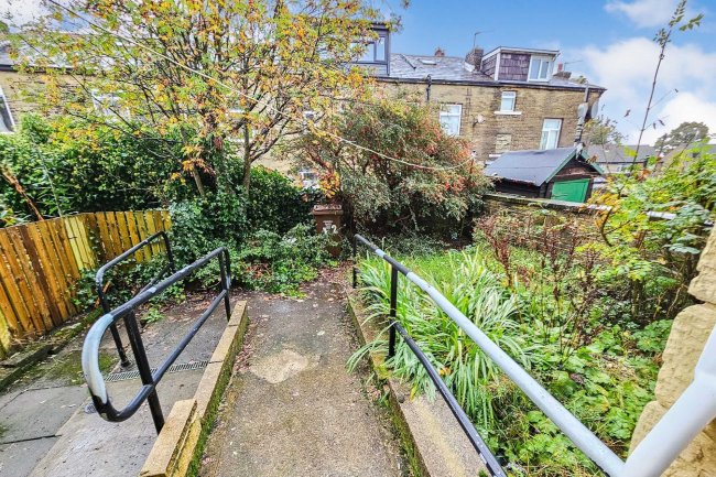 12 Holly Street, Bradford, BD6 3NF 3