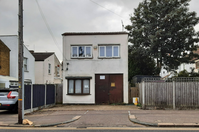 258A Fairfax Drive, Westcliff-on-Sea, SS0 9EJ 9