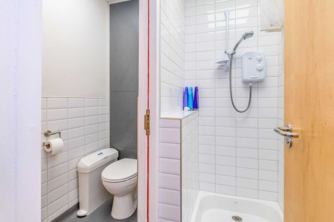 318 Kings Road, Reading, RG1 4JG 1