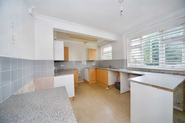 30 Woollam Road, Wellington, TF1 2LW 9