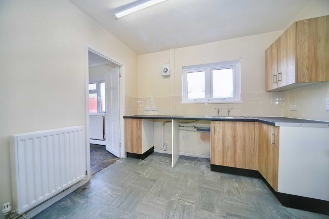 43 Gloucester Avenue, Dawley TF4 2HX 8