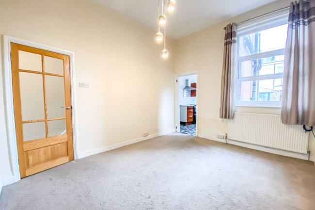 4 Stamford Avenue, Blackpool, Lancashire FY4 2BJ 2