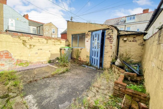 4 Stamford Avenue, Blackpool, Lancashire FY4 2BJ 2