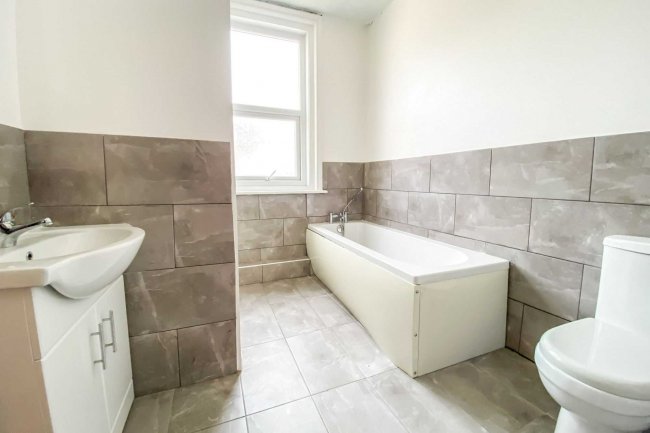 4 Stamford Avenue, Blackpool, Lancashire FY4 2BJ 2