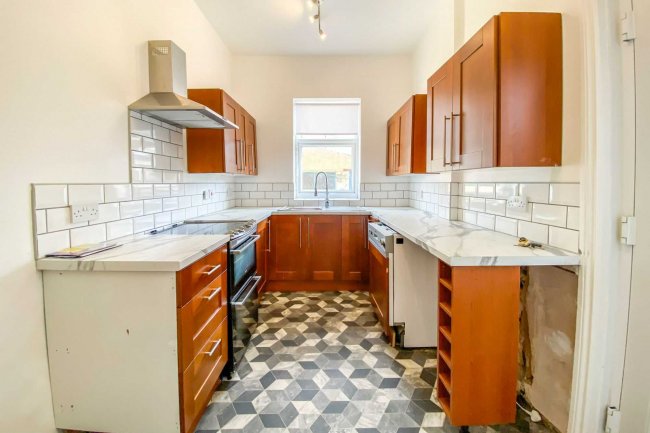 4 Stamford Avenue, Blackpool, Lancashire FY4 2BJ 2