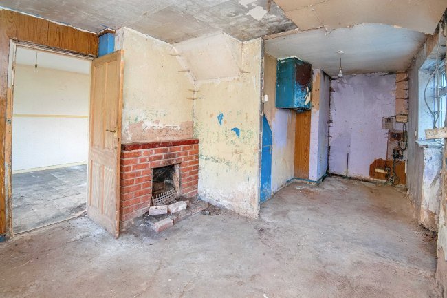 7 Haldane Crescent, Bolsover, Chesterfield, S44 6RU 3