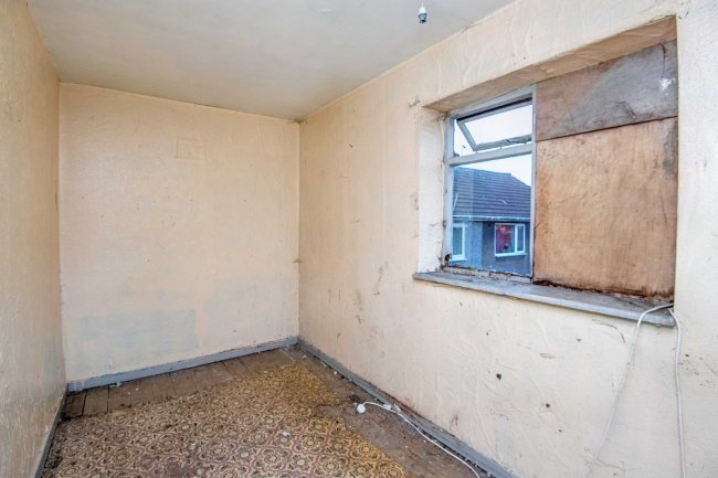 7 Haldane Crescent, Bolsover, Chesterfield, S44 6RU 3