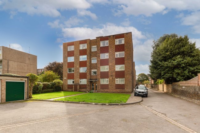 Flat 18, Queens Gate Gardens, Putney, London, SW15 6JN 10