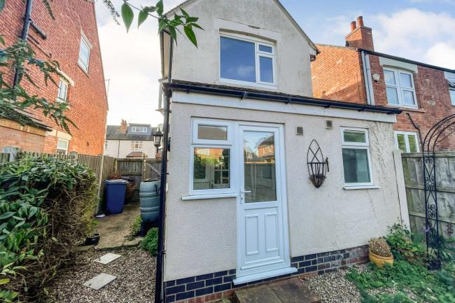 8 Abingdon Road, West Bridgford, Nottingham, NG2 5JR 4