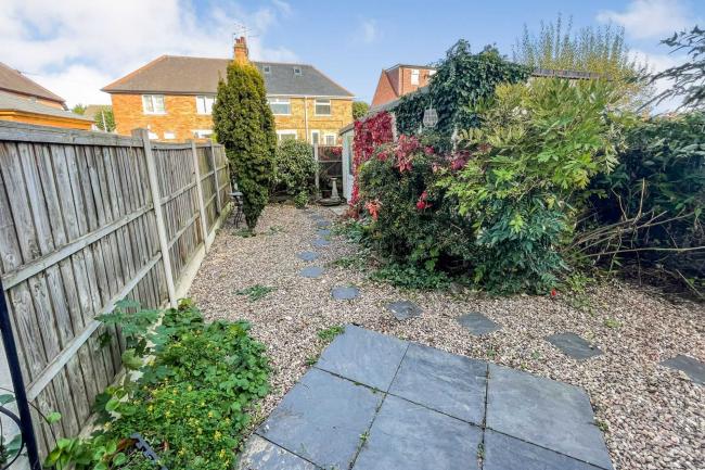 8 Abingdon Road, West Bridgford, Nottingham, NG2 5JR 4