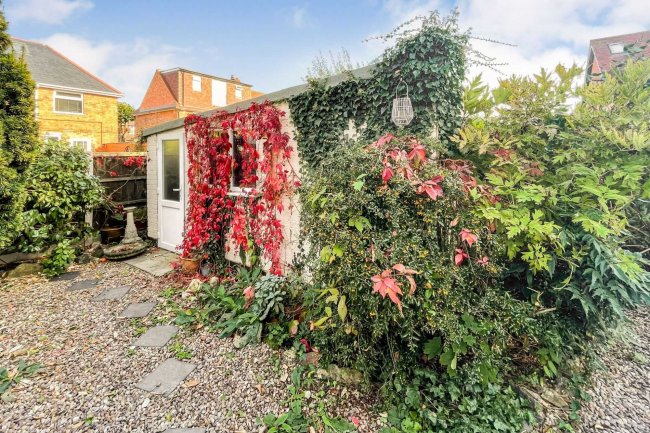 8 Abingdon Road, West Bridgford, Nottingham, NG2 5JR 4