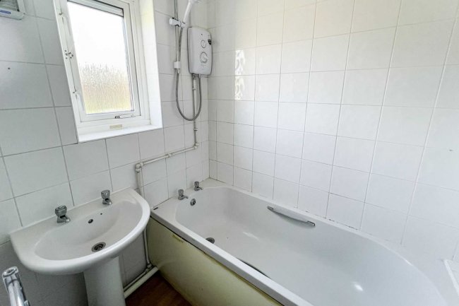 40 Hawkley Green, Southampton, Hampshire, SO19 9NQ 9