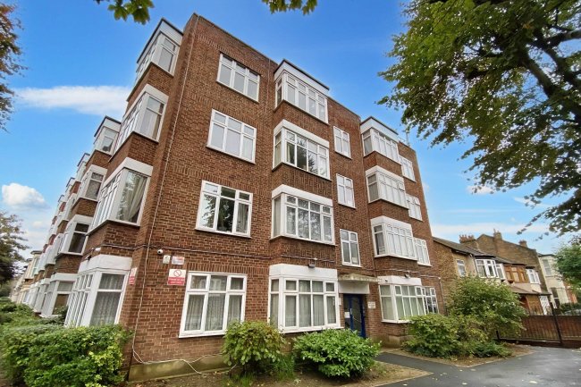 Flat 24, Fairlop Court, Fairlop Road, Leytonstone, London, E11 1BG 8