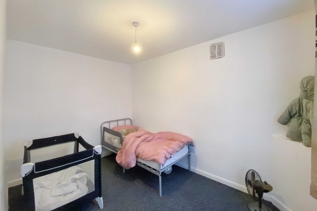 Flat 24, Fairlop Court, Fairlop Road, Leytonstone, London, E11 1BG 8