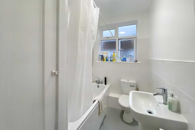 Flat 24, Fairlop Court, Fairlop Road, Leytonstone, London, E11 1BG 8