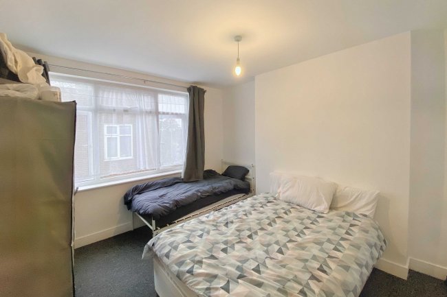 Flat 24, Fairlop Court, Fairlop Road, Leytonstone, London, E11 1BG 8
