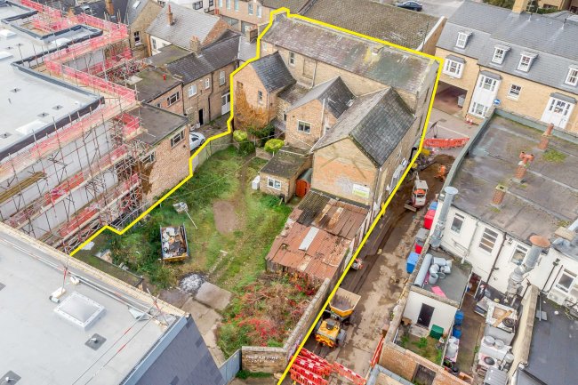 15 Hitchin Street, Biggleswade, SG18 8AX 5