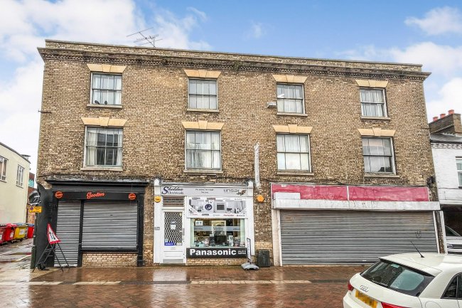 15 Hitchin Street, Biggleswade, SG18 8AX 5