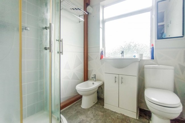 100 Brent Park Road, Hendon, London, NW4 3HP 5