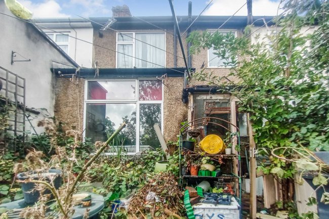 100 Brent Park Road, Hendon, London, NW4 3HP 5