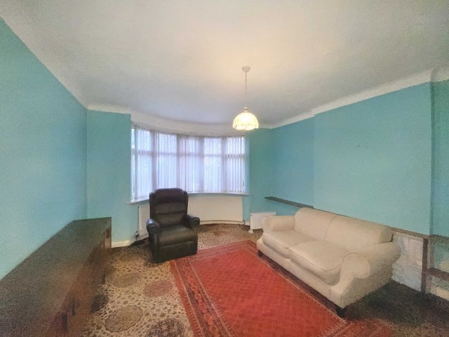 84 Tolcarne Drive, Pinner, Middlesex, HA5 2DG 7