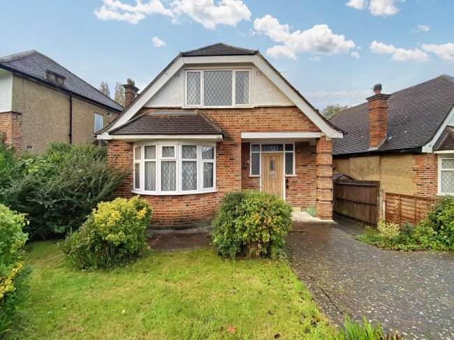 84 Tolcarne Drive, Pinner, Middlesex, HA5 2DG 7