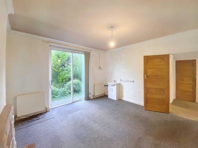 84 Tolcarne Drive, Pinner, Middlesex, HA5 2DG 7