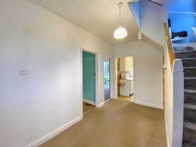 84 Tolcarne Drive, Pinner, Middlesex, HA5 2DG 7