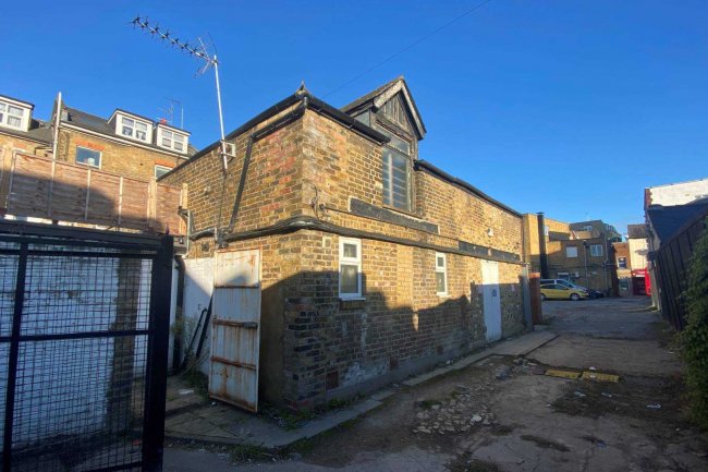 First Floor Unit, Above Rear of 10-12 London Road, Enfield, EN2 6EB 1