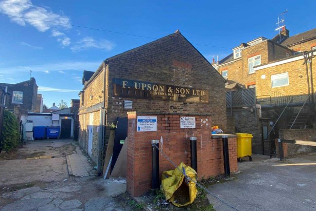 First Floor Unit, Above Rear of 10-12 London Road, Enfield, EN2 6EB 1