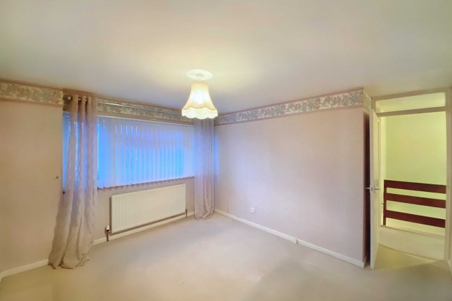 129 Heaton Avenue, Romford, Essex, RM3 7HL 3