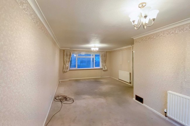 129 Heaton Avenue, Romford, Essex, RM3 7HL 3