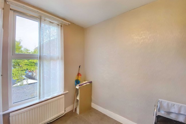 13 Cedar Terrace, High Wycombe, Buckinghamshire, HP11 2QS 8