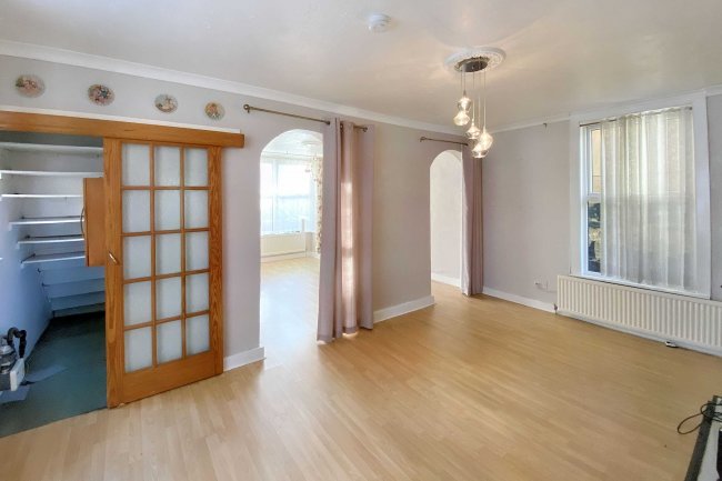 13 Cedar Terrace, High Wycombe, Buckinghamshire, HP11 2QS 8