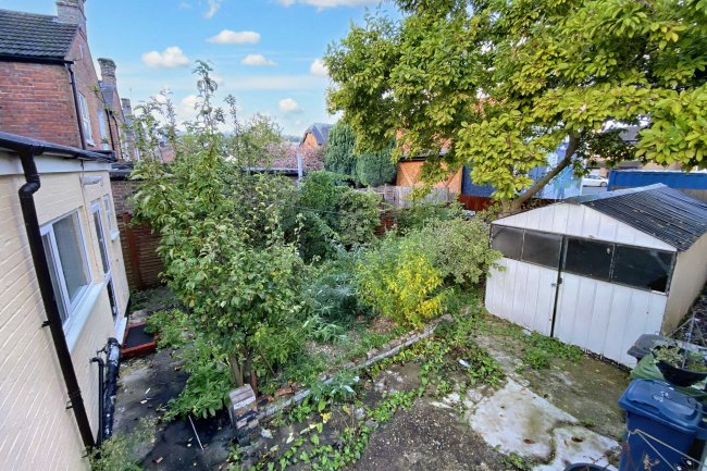 13 Cedar Terrace, High Wycombe, Buckinghamshire, HP11 2QS 8